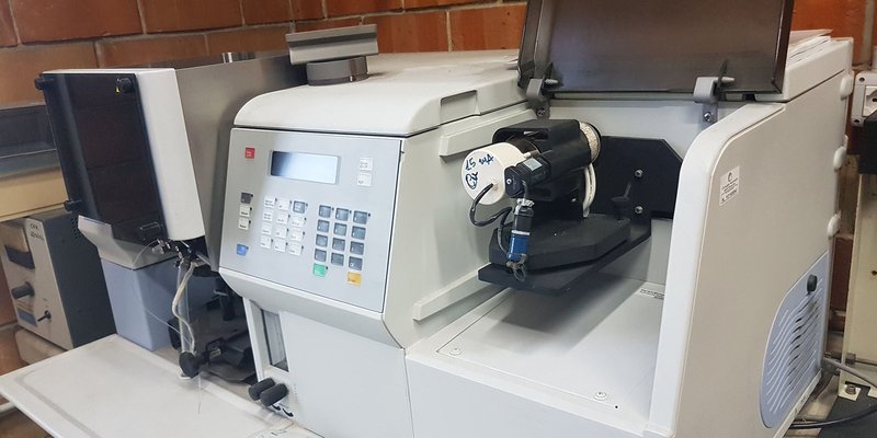 Perkin-Elmer-AANalyst-110-Atomic-Absorption-Spectrometer_02